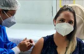 Rossana Caballero, médica inmunizada en el primer grupo de vacunados contra el covid-19.