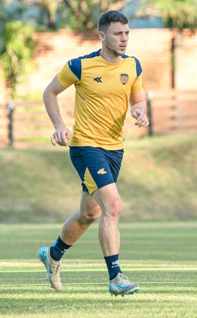 Felipe Pasadore (24 años) entrena con normalidad, cumpliendo su contrato en el Sportivo Luqueño, pero no es tenido en cuenta.