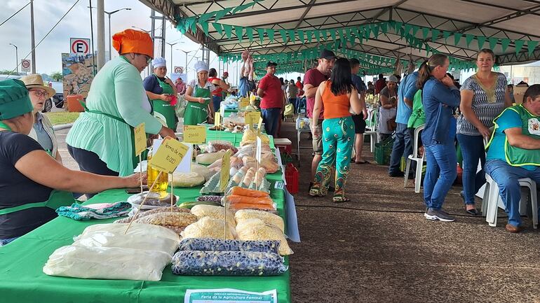 Feria de Agricultura Familiar Consuma lo que Itapúa Produce.