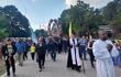 Procesión de la imagen de la Virgen María Auxiliadora. Mons. Gabriel Escobar instó a autoridades que cumplan la promesa electoral de que "Vamos a estar mejor".
