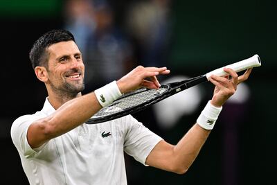 El tenista serbio Novak Djokovic celebra la victoria sobre el danés Holger Rune en los octavos de final de Wimbledon en el The All England Lawn Tennis and Croquet Club, en Wimbledon, Londres.
