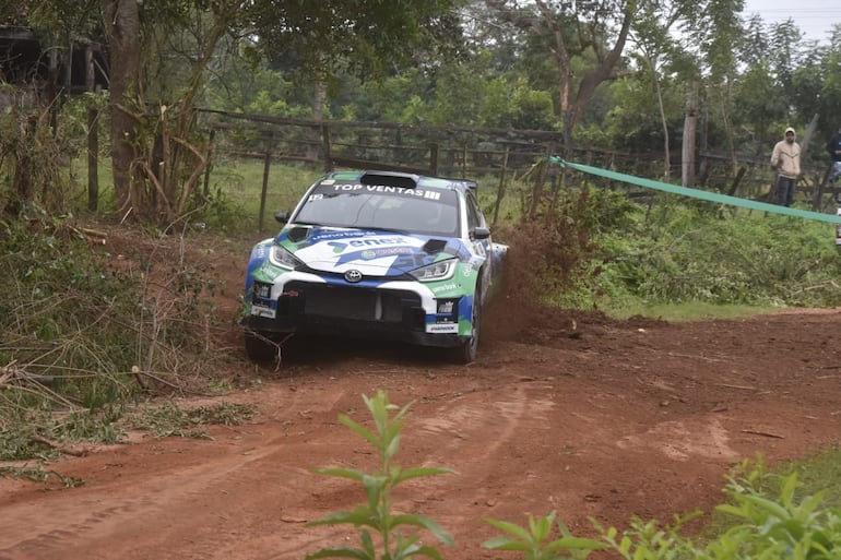 Franco Pappalardo y Juan Pablo Carrera (Toyota GR Yaris Rally2) ganan provisionalmente la siempre competitiva clase RC2B.