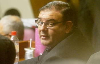 El diputado Tomás Rivas sabrá hoy si va a juicio oral o no, por el caso de sus tres “caseros de oro”.