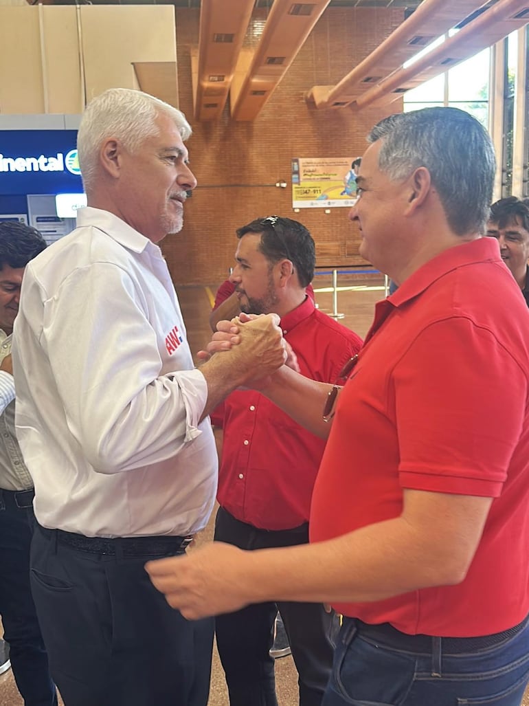 Arnoldo Wiens y Luis Tiki González.