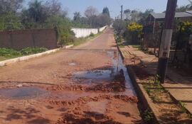 El sistema cloacal del territorio social Las Colinas de Itauguá se encuentra colapsado.