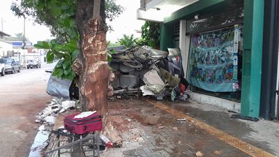 auto destrozado por un choque