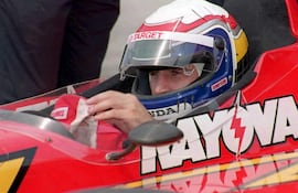 (ARCHIVO) Alex Zanardi se prepara para el GP de Cleveland en 1996. El expiloto y campeón paralímpico, referente en la transformación de la percepción de la discapacidad, falleció a los 59 años el 1 de mayo de 2026.