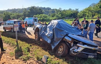 Itapúa: automovilista muere en increíble accidente de tránsito tras ser golpeado por una piedra