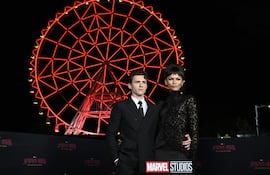 Tom Holland y Zendaya posando juntitos durante el evento de promoción de "Spider-Man: Brand New Day" en México. (Alfredo ESTRELLA / AFP)
