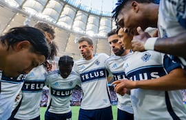 El delantero alemán, Thomas Müller brinda la arenga del Vancouver Whitecaps, en el que también milita el volante paraguayo Andrés Cubas.