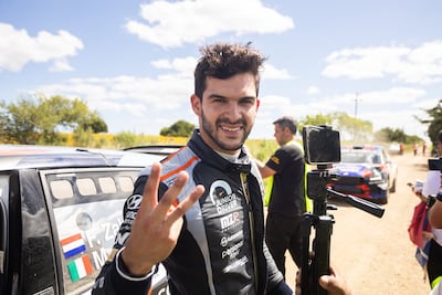 Fau Zaldívar, en Uruguay, tras concretar el tricampeonato de Rally FIA Codasur.