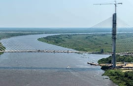 Puente atirantado de la bioceanica en el Chaco