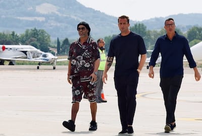 Ronaldinho Gaúcho (izquierda), a su llegada a Italia para militar en Ravenna. Su último partido oficial fue el 26 de setiembre de 2015, en filas del Fluminense.