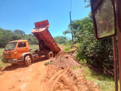 Las maquinarias del MOPC están trabajando en la compañía Itakyty.