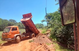Las maquinarias del MOPC están trabajando en la compañía Itakyty.