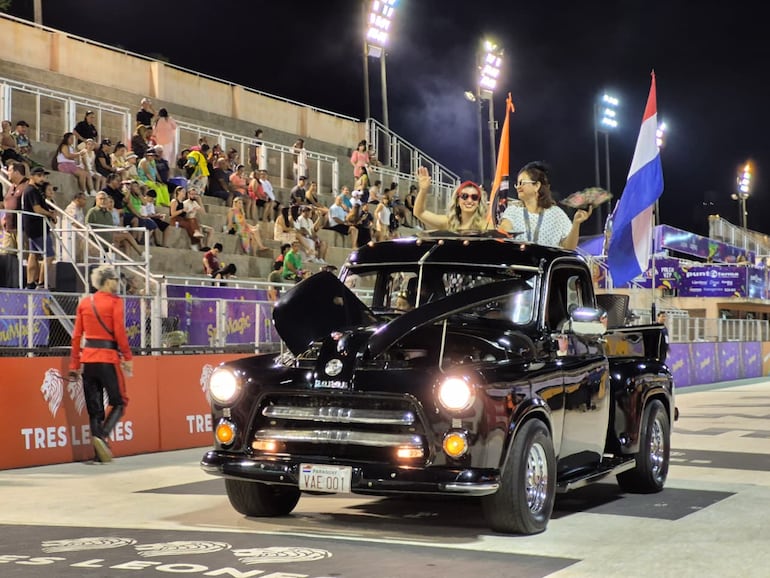 Carnaval Encarnaceno: comenzó la tercera noche de magia, brillo y color en la “Perla del Paraguay.