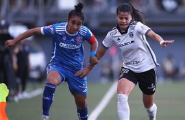 Duelo entre paraguayas en la final de Chile, entre Rebeca Fernández (i) y Dahiana Bogarín. (Foto gentileza de Colo Colo).