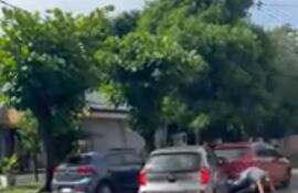 Un hombre fue atropellado por otro sobre la calle Facundo Machaín.