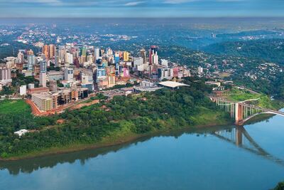 Ciudad del Este polo comercial.