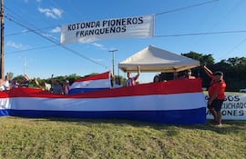 La manifestación se desarrolló en la primera rotonda de la avenida Bernardino Caballero,.