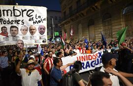 Unidos por Paraguay fue la consigna de la marcha convocada por partidos de la oposición el pasado miércoles.
