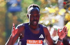 Albert Korir, atleta keniano suspendido por doping.