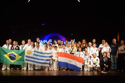 La familia de artemarcialistas MAS Evolution  que cerraron una gran temporada este 2025.