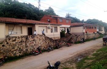 Local del Hospital Regional de Fuerte Olimpo en cuyas dependencias funciona una pequeña sala del Instituto de Prevision Social.