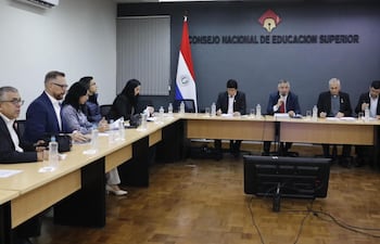 Miembros del Consejo Nacional de Educación Superior (CONES) dieron luz verde para la habilitación de la carrera de Medicina en la Universidad Nacional de Pilar (UNP).