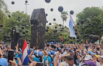Protestas contra reforma de la caja fiscal.