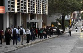 Acusan al Gobierno de no cumplir con sus acuerdos, mientras el servicio sigue pésimo.