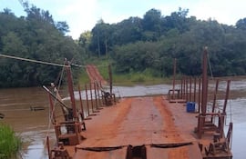 La balsa de más de 30 años está prácticamente inservible.