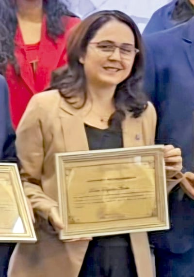 Reconocimiento a docente colaboradora de El ABC Escolar