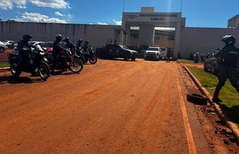 El sobrevuelo de drones en el penal de Minga Guazú movilizó a la Policía Nacional. Archivo.