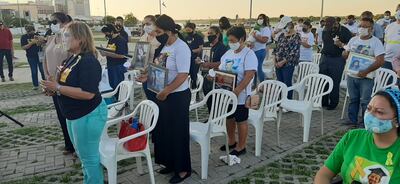 Decenas de familiares de víctimas de accidentes de tránsito se reunieron hoy en la Costanera de Asunción para recordar a sus parientes en el Día Mundial en Recuerdo de las Víctimas de Accidentes de Tráfico (WDR).