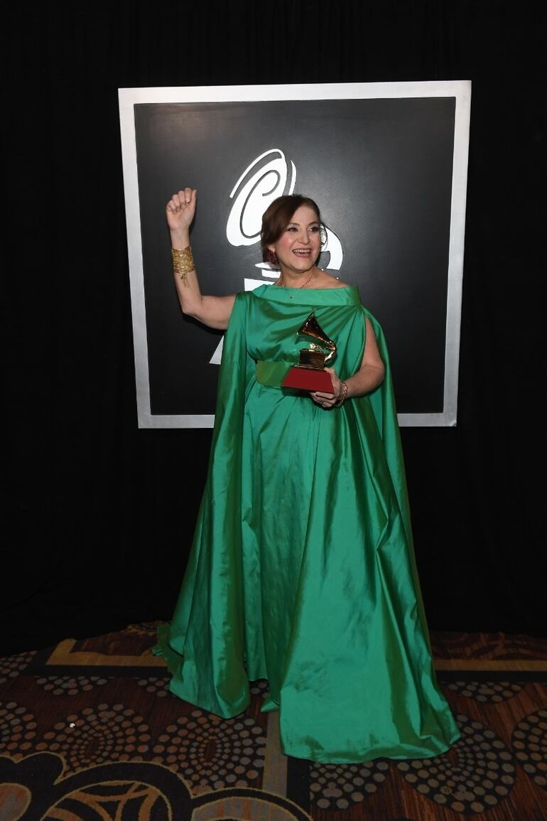 Berta Rojas, cuando recibió el Grammy Latino.
