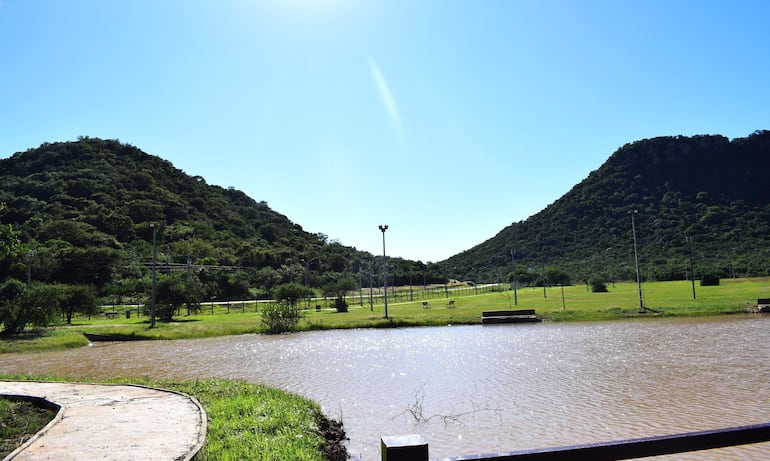 Disfrutar de la belleza natural, las serranías y los atractivos históricos y culturales forma parte del acervo turístico de Paraguarí.