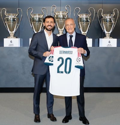 Bernardo Silva (32 años), con Florentino Pérez, presidente del Real Madrid, el cuarto club en la carrera del lusitano, después de Benfica, Mónaco y Manchester City.