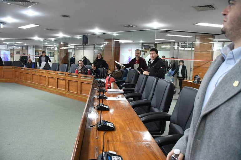 “Puentazo” en la Junta de Asunción: por fiestas patrias evitan tratar acuerdo con bonistas