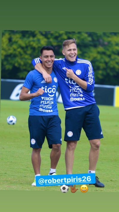 Ángel Cardozo Lucena y Robert Piris da Motta, durante una práctica de la Albirroja.