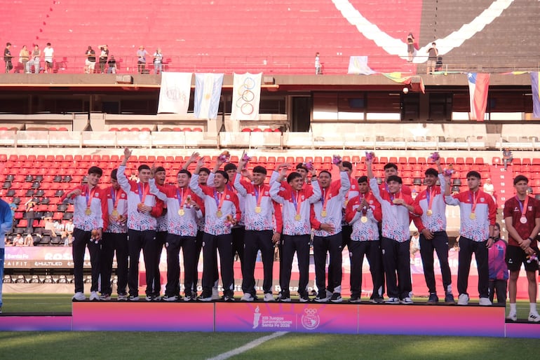 Los integrantes de la selección paraguaya sub 20 que lograron retener la medalla de ora en los Juegos Suramericanos 2026.