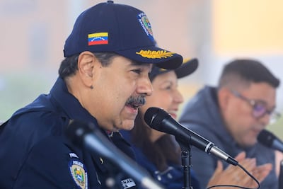 Fotografía cedida por el Palacio de Miraflores del presidente de Venezuela, Nicolás Maduro, en la inauguración de la sede de la Academia del Servicio de la Policía Nacional Bolivariana (PNB).