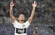 El uruguayo Alejandro Silva, jugador de Olimpia, celebra un gol en el partido frente a San Lorenzo por la fecha 9 del torneo Apertura 2026 de la Primera División de Paraguay en el estadio Defensores del Chaco, en Asunción, Paraguay.