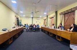 La Junta Municipal de Carapeguá solicita a la constructora que atienda los reclamos de los vecinos y restablezca las calles afectadas.