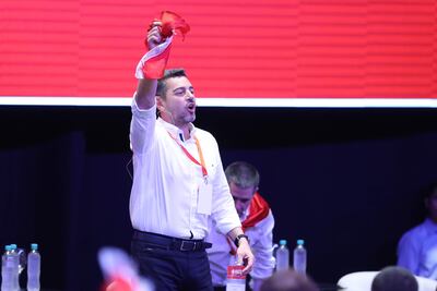 El vicepresidente de Paraguay, Pedro Alliana, reacciona durante la plenaria del movimiento político Honor Colorado este sábado, en el Centro de Convenciones de la Conmebol, en Luque (Paraguay).
