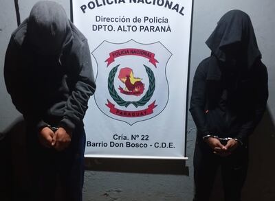 Los dos jóvenes fueron aprehendidos y puestos a disposición del Ministerio Público.