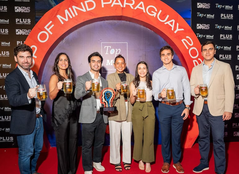 Un brindis por el nuevo galardón que Pilsen suma a su vitrina.