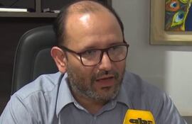 Director del Hospital de Barrio Obrero, doctor Derlis León.