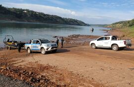 Una comitiva policial-militar reanudó este sábado la búsqueda en el río Paraná.