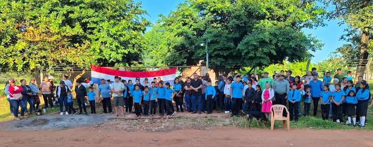 Karapaí: padres toman escuela para exigir la habilitación del Bachillerato Técnico Agropecuario